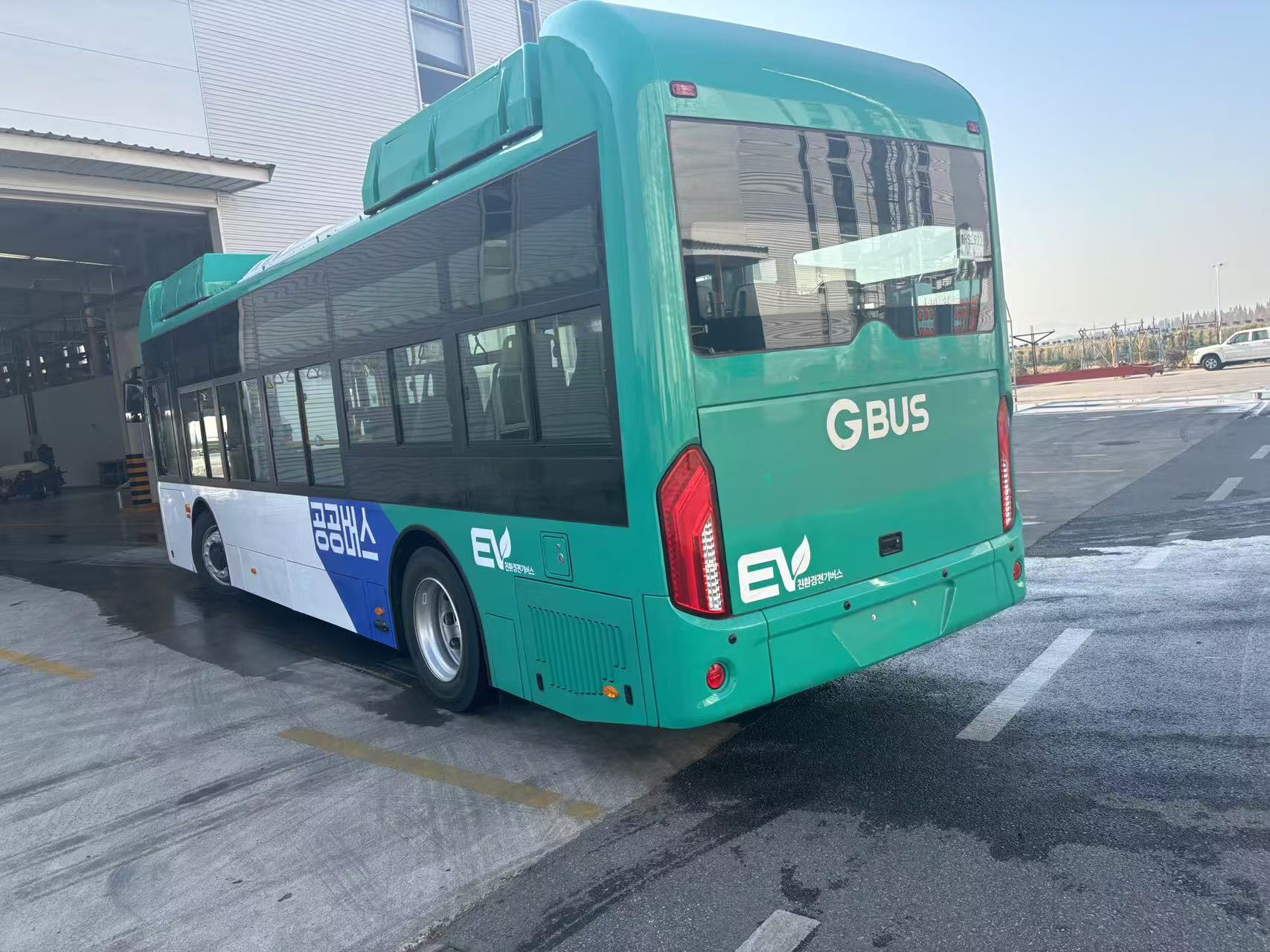 Bus
